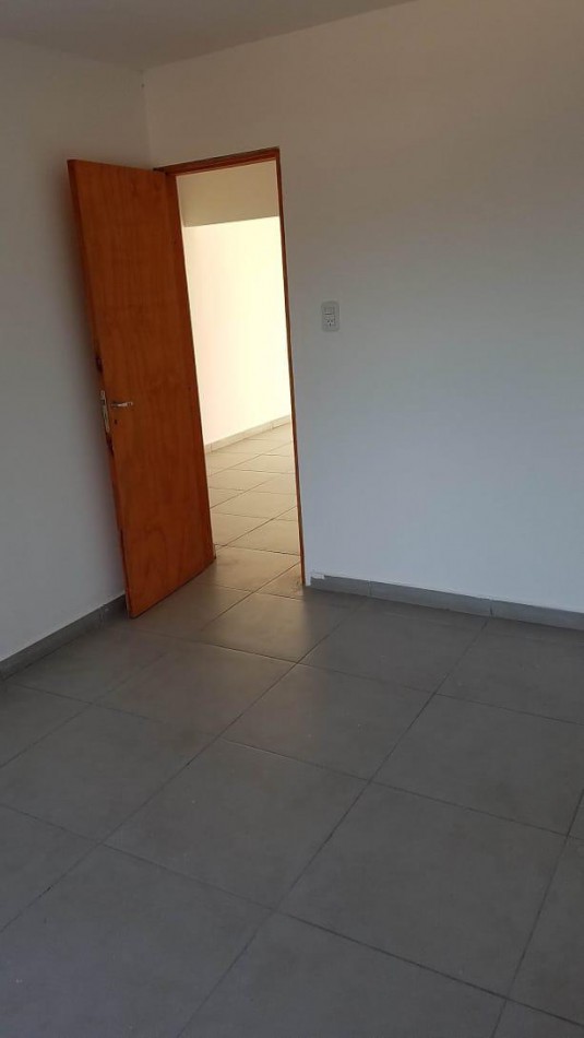 DEPTO EN VENTA |  RIVADAVIA Y GIACINTI |  BRAGADO