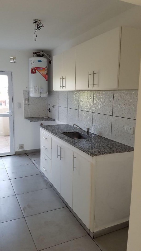 DEPTO EN VENTA |  RIVADAVIA Y GIACINTI |  BRAGADO