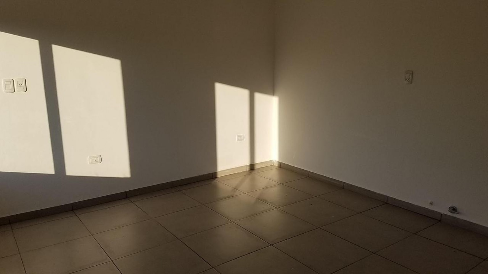 DEPTO EN VENTA |  RIVADAVIA Y GIACINTI |  BRAGADO